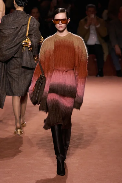 Look 32
